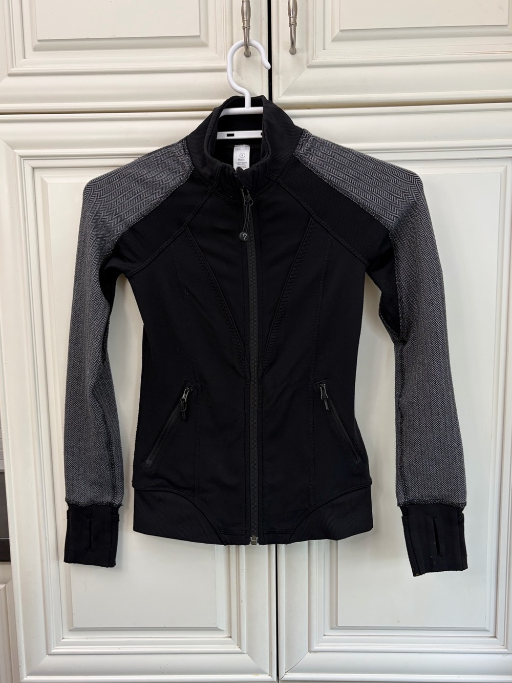 Ivivva by Lululemon girl’s jacket